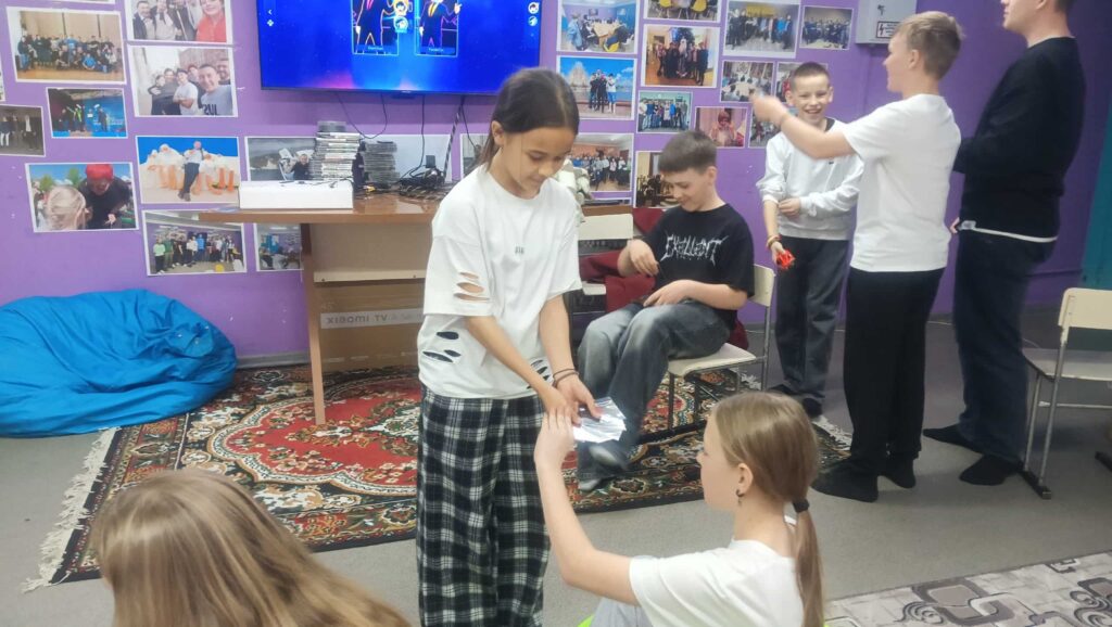 Пятиклассники посетили Абазинский молодежный центр